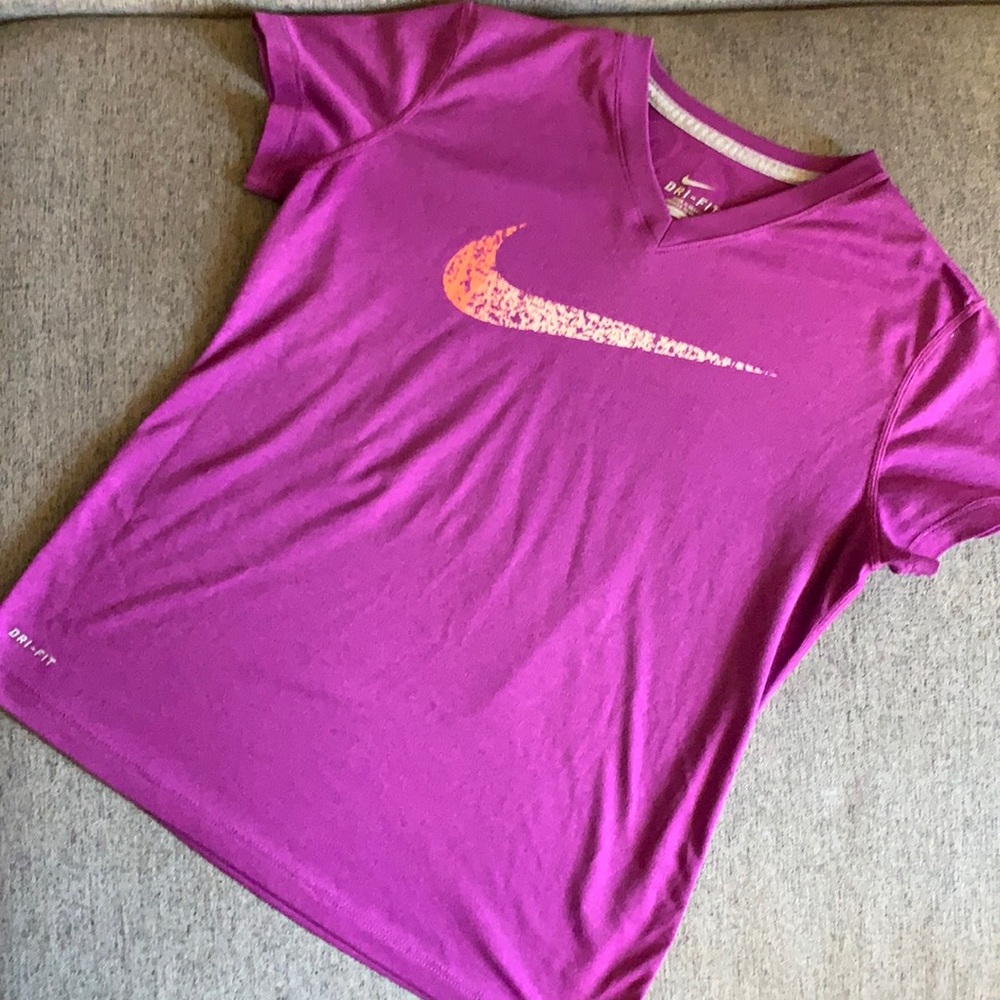 Girls Nike Tee